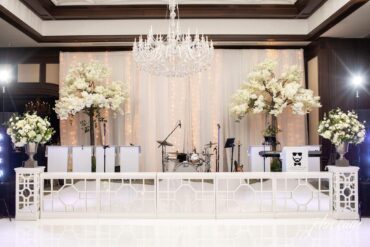 Nantucket Stage Facade at The Dallas Country Club | Park Cities Events | Garden Gate Floral | Jordan Kahn Music Company