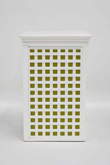 column-for-white-lattice-stage-facade