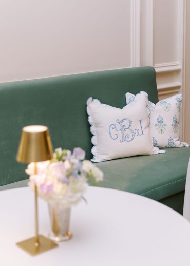 Straight Alice Banquette at Brook Hollow | Weddings a la Carte | The Garden Gate