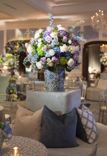 Lizzy Tete a tete with BLUE 044, IVORY 010, and BLUE 049 pillows at Dallas Country Club | Bella Festa Event Planning